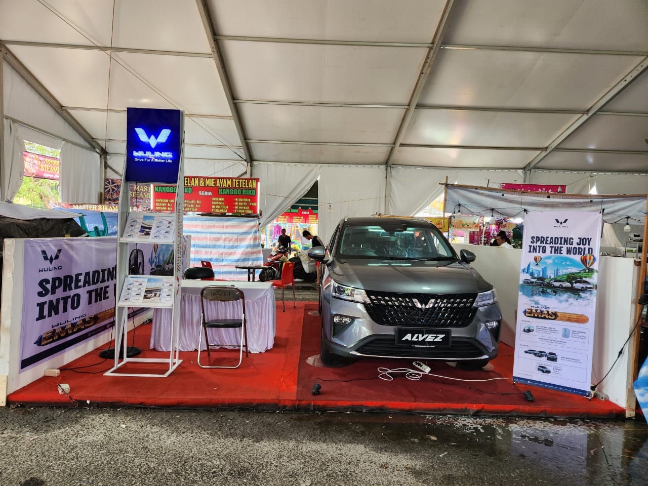 Stand Pameran Wuling Binguo EV